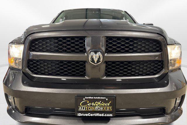 Photo of 2018 Granite Crystal Metallic Clearcoat RAM 1500
