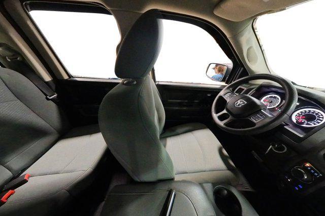 Photo of 2018 Granite Crystal Metallic Clearcoat RAM 1500