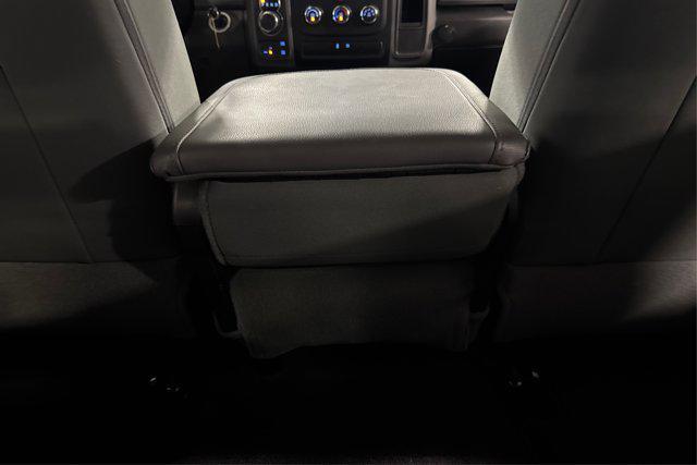 Photo of 2018 Granite Crystal Metallic Clearcoat RAM 1500