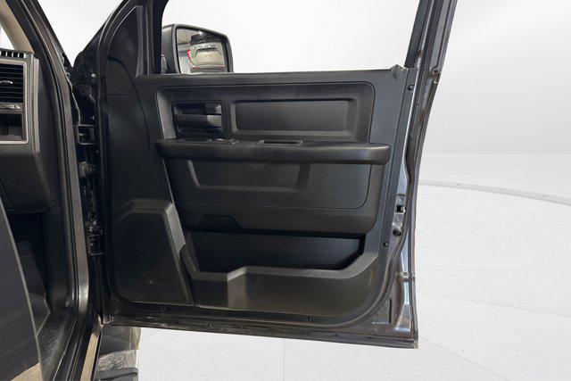 Photo of 2018 Granite Crystal Metallic Clearcoat RAM 1500