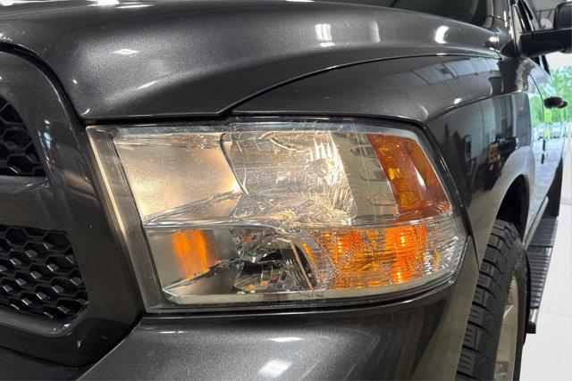 Photo of 2018 Granite Crystal Metallic Clearcoat RAM 1500