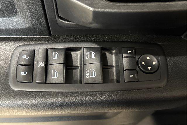 Photo of 2018 Granite Crystal Metallic Clearcoat RAM 1500