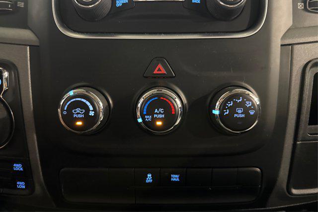 Photo of 2018 Granite Crystal Metallic Clearcoat RAM 1500