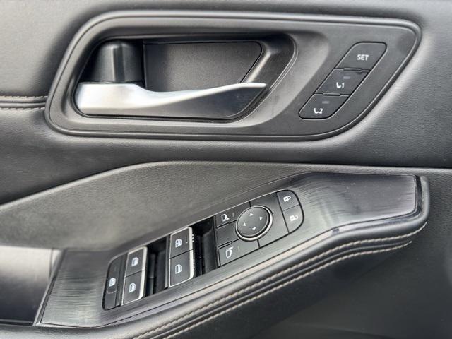 Photo of 2023 Gun Metallic Nissan Rogue