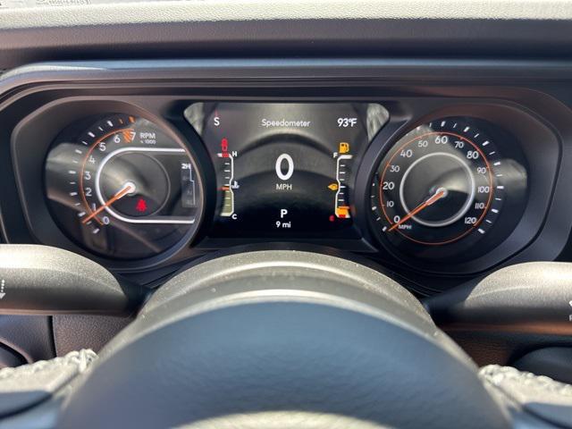 Photo of 2025 Bright White Clearcoat Jeep Gladiator