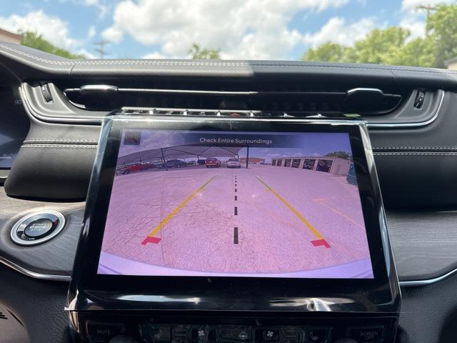 Photo of 2025 Silver Zynith Jeep Grand Cherokee