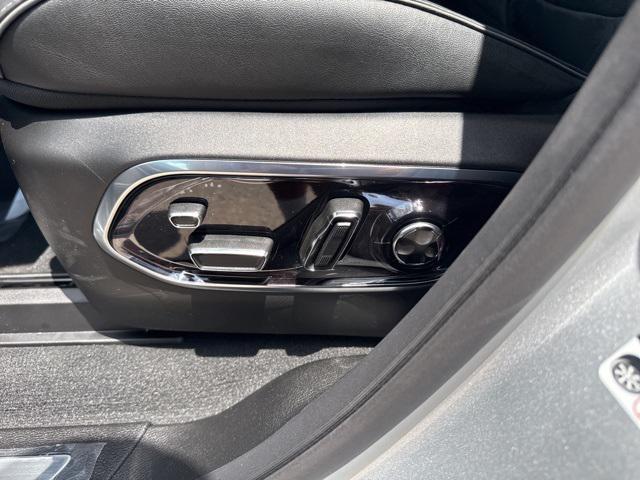 Photo of 2025 Silver Zynith Jeep Grand Cherokee