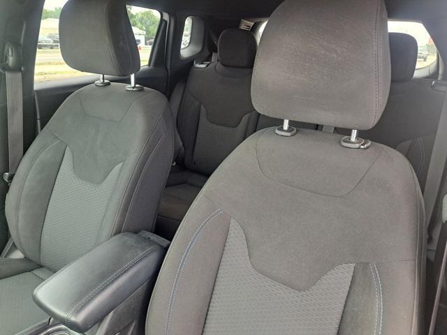 Photo of 2023 Bright White Clearcoat Jeep Compass