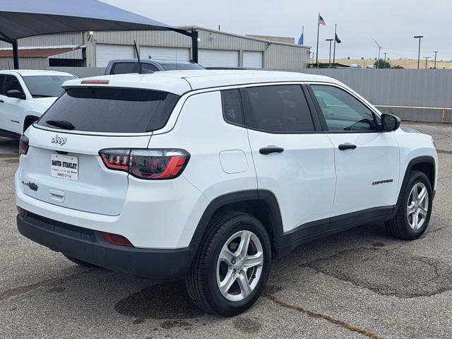 Photo of 2023 Bright White Clearcoat Jeep Compass