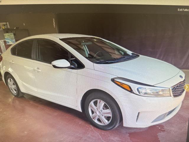 Photo of 2017 Clear White Kia Forte