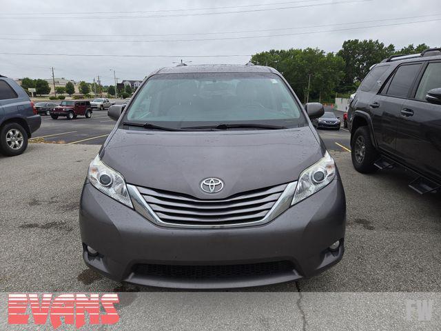 Photo of 2015 Predawn Gray Mica Toyota Sienna