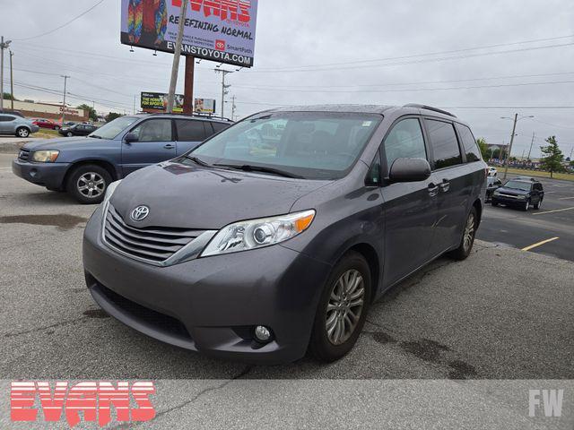 Photo of 2015 Predawn Gray Mica Toyota Sienna