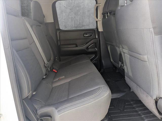 Photo of 2022 Glacier White Nissan Frontier