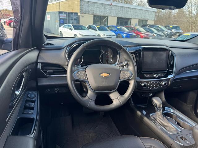 Photo of 2023 Mosaic Black Metallic Chevrolet Traverse