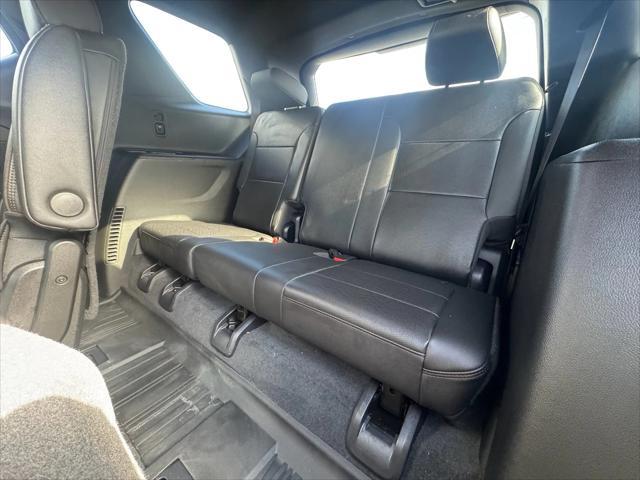 Photo of 2023 Mosaic Black Metallic Chevrolet Traverse