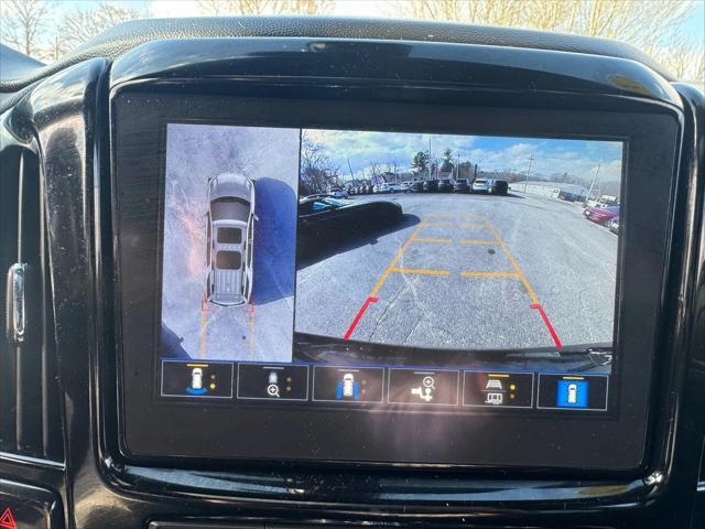 Photo of 2023 Mosaic Black Metallic Chevrolet Traverse