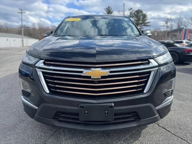 Photo of 2023 Mosaic Black Metallic Chevrolet Traverse