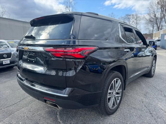 Photo of 2023 Mosaic Black Metallic Chevrolet Traverse