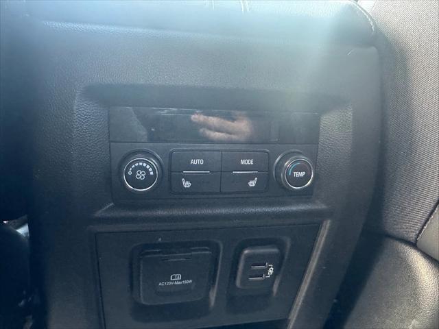 Photo of 2023 Mosaic Black Metallic Chevrolet Traverse