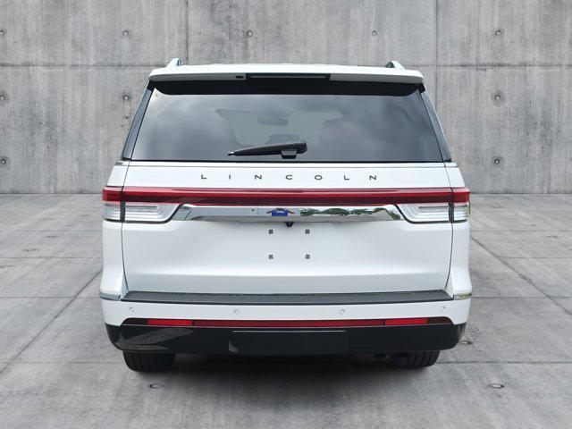 Photo of 2024 Pristine White Metallic Tri-Coat Lincoln Navigator
