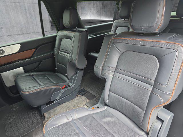 Photo of 2024 Pristine White Metallic Tri-Coat Lincoln Navigator