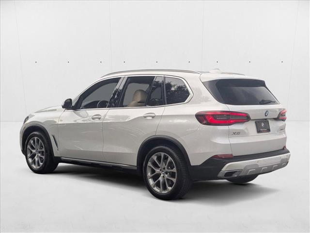 Photo of 2022 Mineral White Metallic BMW X5