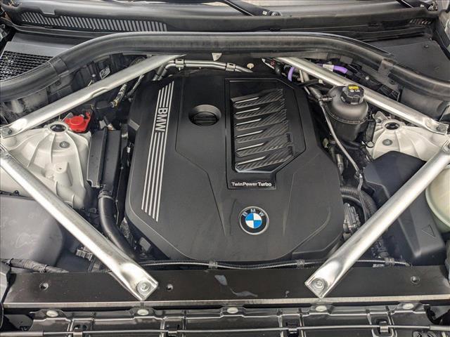 Photo of 2022 Mineral White Metallic BMW X5