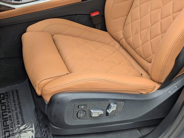 Photo of 2026 Dravit Grey Metallic BMW X7