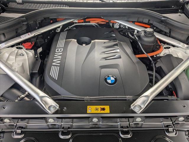 Photo of 2026 Alpine White BMW X5 PHEV