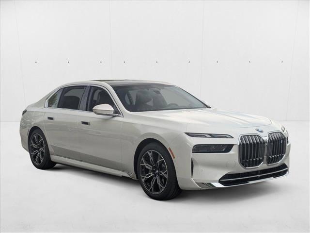 Photo of 2025 Mineral White Metallic BMW i7