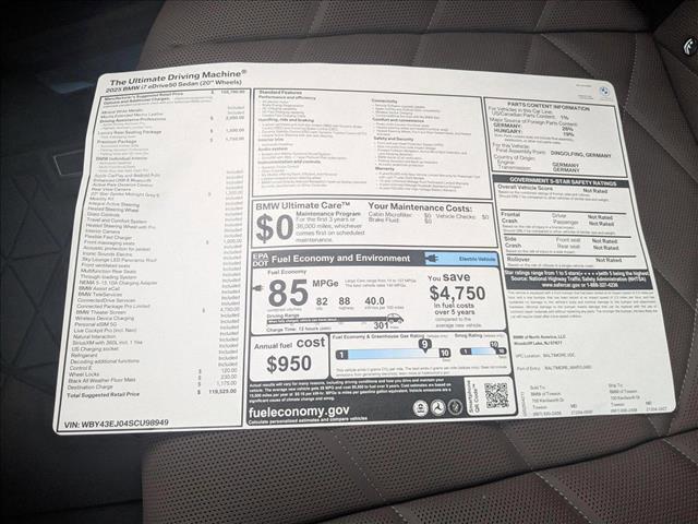 Photo of 2025 Mineral White Metallic BMW i7