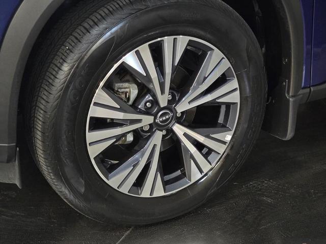 Photo of 2023 Caspian Blue Nissan Rogue