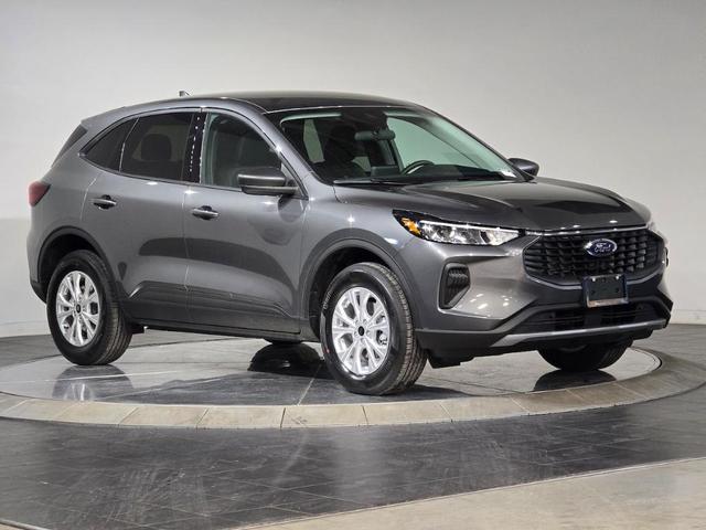 Photo of 2025 Carbonized Gray Metallic Ford Escape