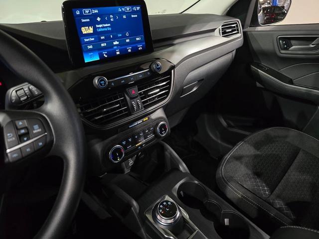 Photo of 2025 Carbonized Gray Metallic Ford Escape