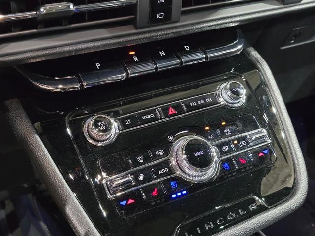 Photo of 2022 Infinite Black Metallic Lincoln Corsair