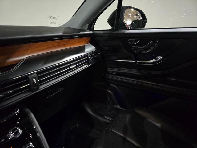 Photo of 2022 Infinite Black Metallic Lincoln Corsair