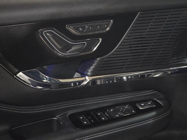 Photo of 2022 Infinite Black Metallic Lincoln Corsair