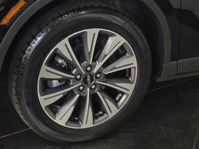 Photo of 2022 Infinite Black Metallic Lincoln Corsair