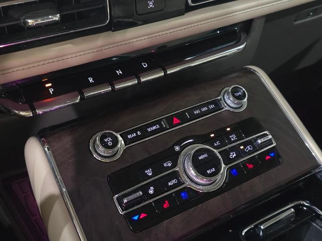 Photo of 2022 Burgundy Velvet Metallic Tinted Clearcoat Lincoln Aviator