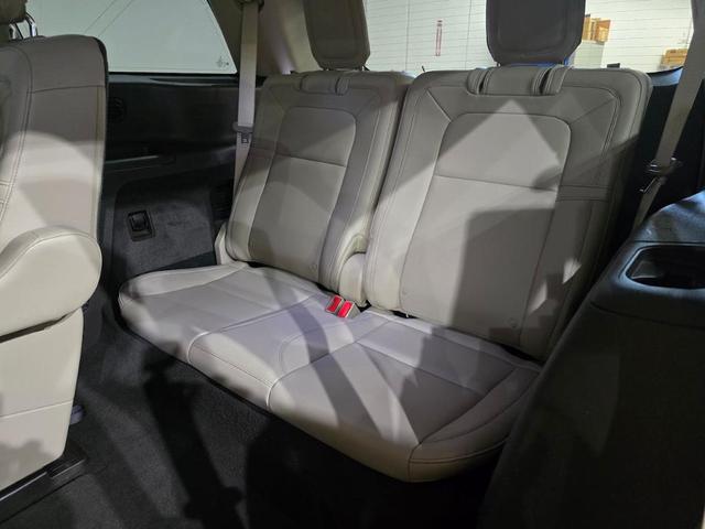 Photo of 2022 Burgundy Velvet Metallic Tinted Clearcoat Lincoln Aviator
