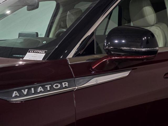 Photo of 2022 Burgundy Velvet Metallic Tinted Clearcoat Lincoln Aviator
