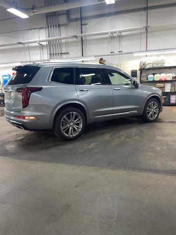 Photo of 2023 Silver Metallic Cadillac XT6