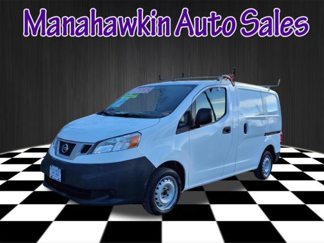 Photo of 2018 White Nissan NV200