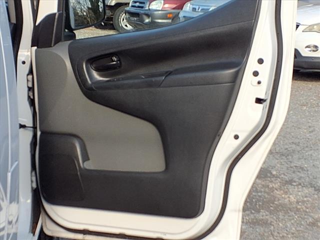 Photo of 2018 White Nissan NV200