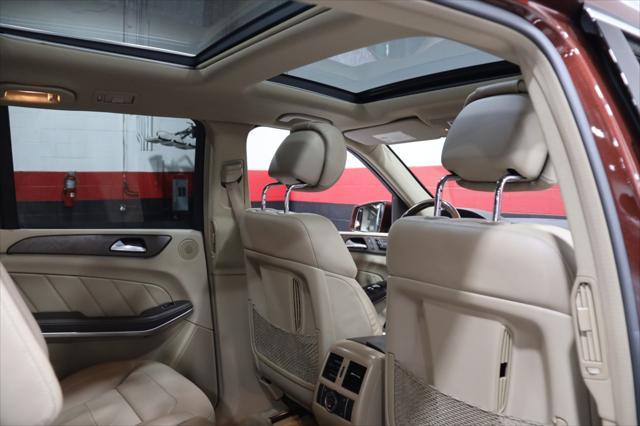 Photo of 2015 Cinnabar Red Metallic Mercedes-Benz GL-Class
