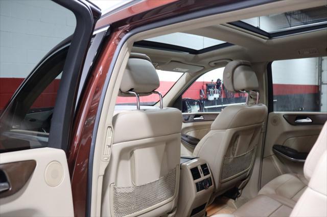 Photo of 2015 Cinnabar Red Metallic Mercedes-Benz GL-Class