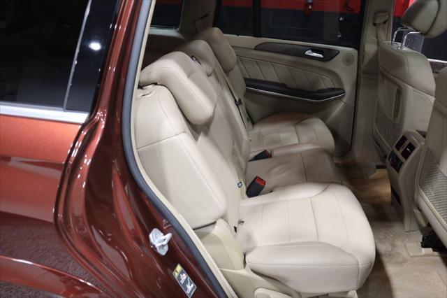 Photo of 2015 Cinnabar Red Metallic Mercedes-Benz GL-Class