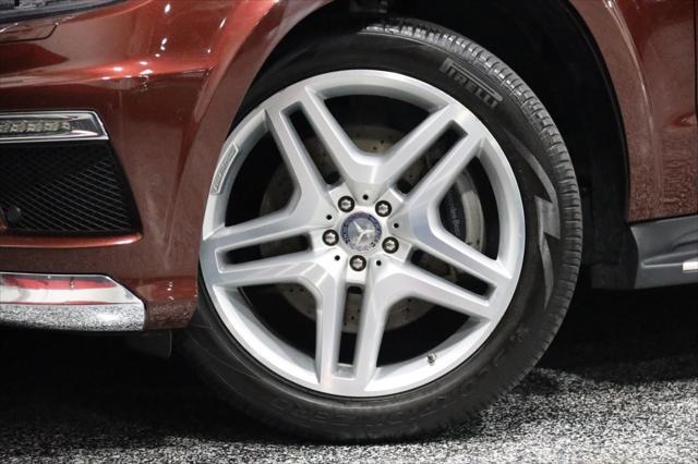 Photo of 2015 Cinnabar Red Metallic Mercedes-Benz GL-Class