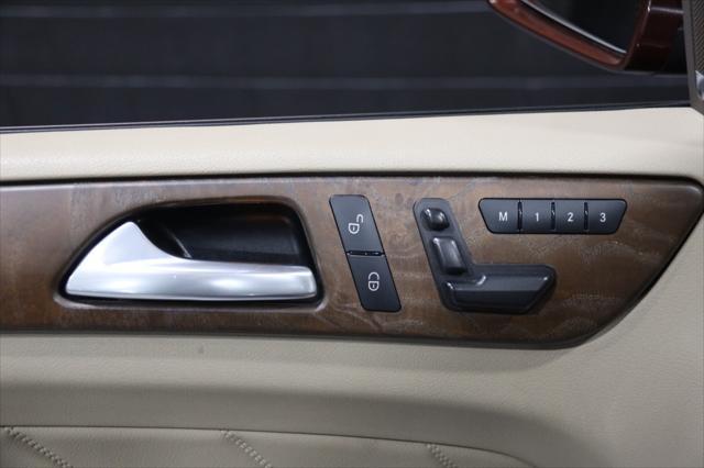 Photo of 2015 Cinnabar Red Metallic Mercedes-Benz GL-Class