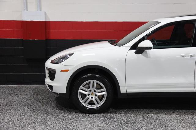 Photo of 2016 White Porsche Cayenne